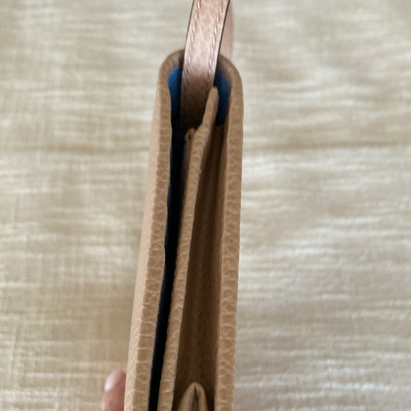 Gucci Leather wallet on a detachable leather strap - Picture 4 of 6